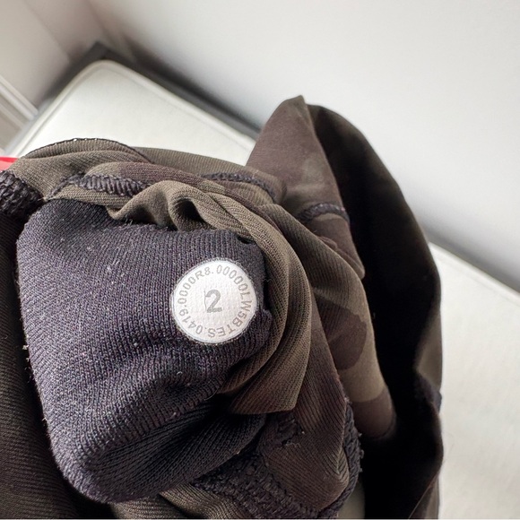 lululemon athletica Camo Leggings - Green and Black - Picture 6 of 6